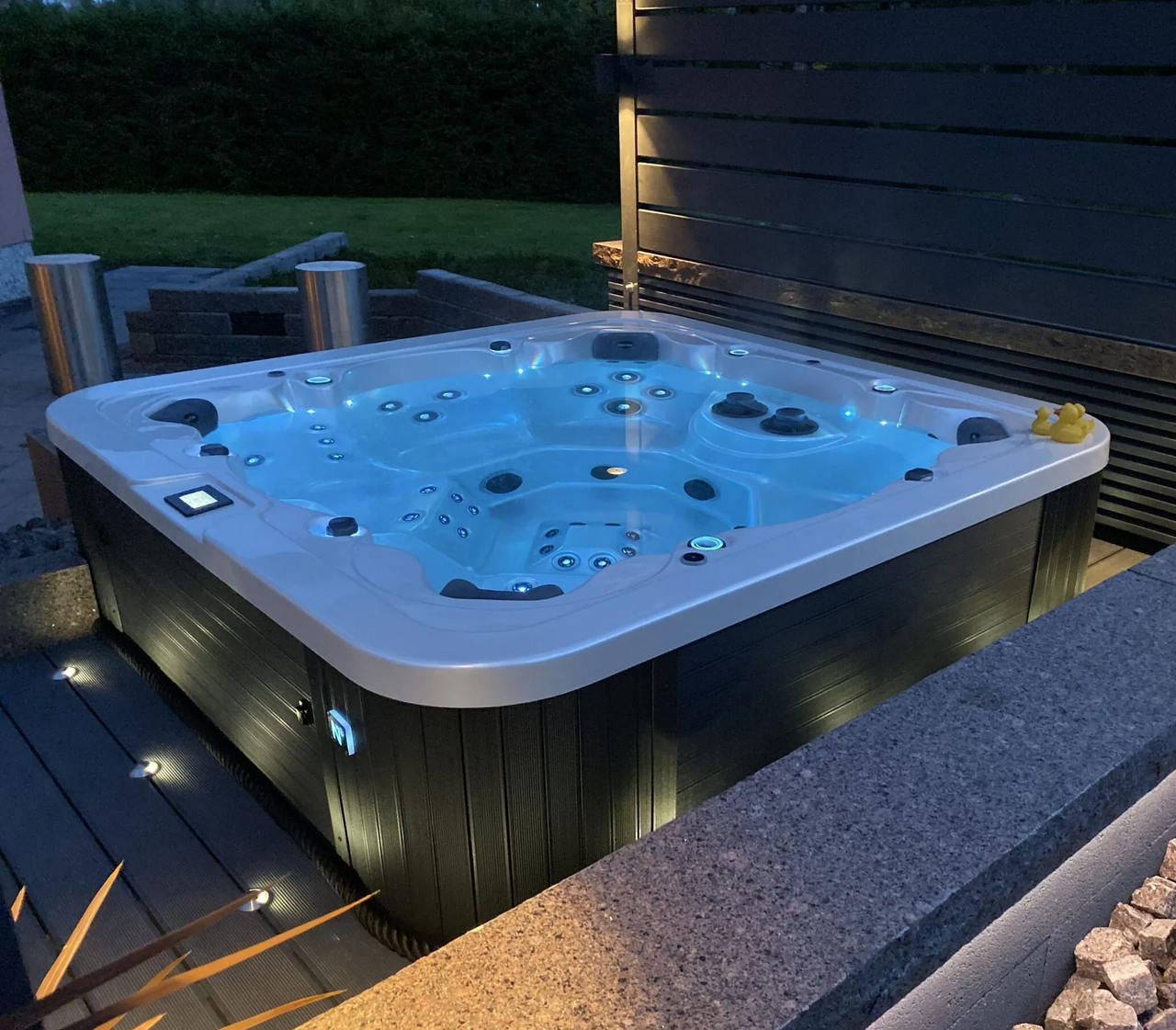 HOT TUB - SPA